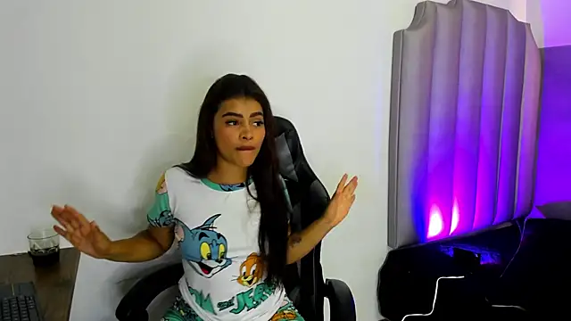 Miaa Rosse online show from 10/19/25, 12:39