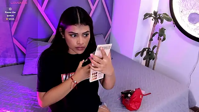 Miaa Rosse online show from 11/15/25, 12:23