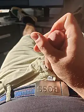 Snapshot of stunning_stallion chatting on 09/12/25, 03:45 stunning stallion online show from 09/12/25, 03:45