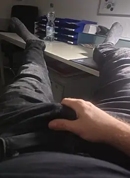 Snapshot of stunning_stallion chatting on 10/13/25, 09:26 stunning stallion online show from 10/13/25, 09:26