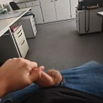 Snapshot of stunning_stallion chatting on 11/16/25, 11:16 stunning stallion online show from 11/16/25, 11:16