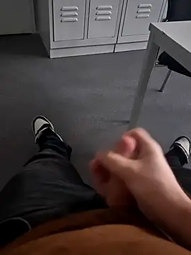 Snapshot of stunning_stallion chatting on 01/11/26, 09:36 stunning stallion online show from 01/11/26, 09:36