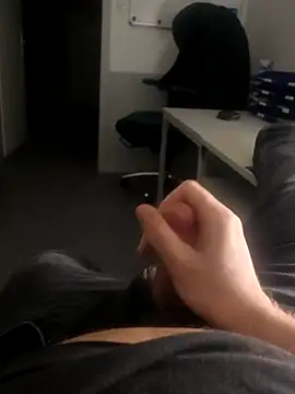 Snapshot of stunning_stallion chatting on 01/15/26, 12:26 stunning stallion online show from 01/15/26, 12:26