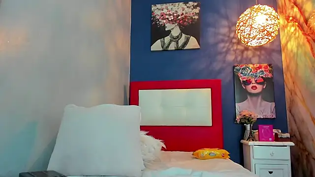 Skarlett hot  online show from 11/21/25, 12:15