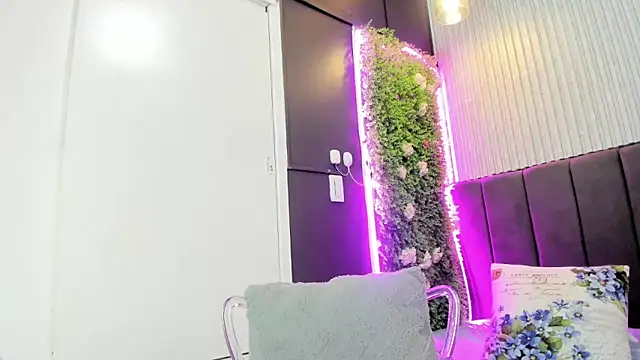 Snapshot of Skarlett_hot_ chatting on 02/05/26, 09:41 Skarlett hot online show from 02/05/26, 09:41