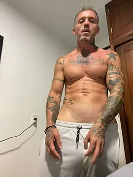 Snapshot of MagicLex1 chatting on 04/07/26, 04:57 MagicLex1 online show from 04/07/26, 04:57