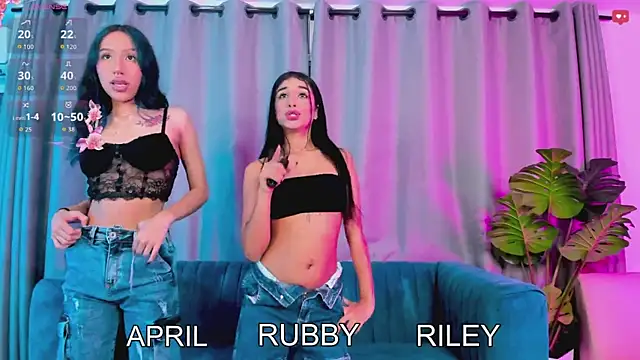 Evil Giirls online show from 10/11/25, 01:38