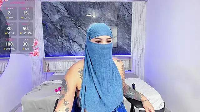 Nayla-Mouna online show from 10/16/25, 07:48