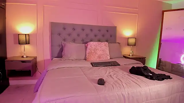 ALICESANDOVAL online show from 09/27/25, 11:15