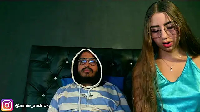 Snapshot of _leda_swan_ chatting on 12/01/25, 01:27 leda swan online show from 12/01/25, 01:27