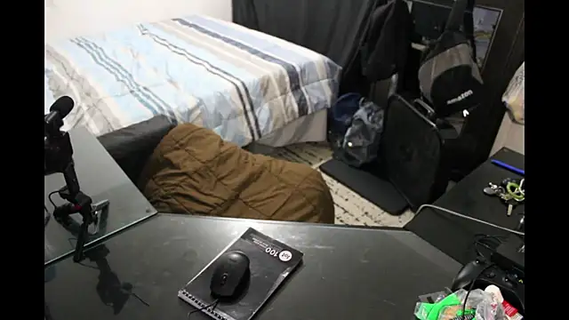 Snapshot of jamalcarter chatting on 12/17/25, 07:36 jamalcarter online show from 12/17/25, 07:36