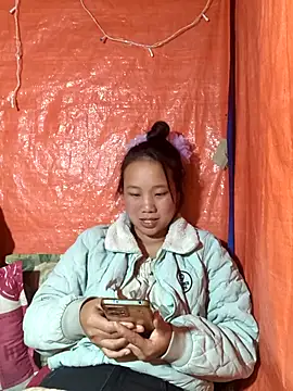 liu-liusexy online show from 11/18/25, 01:04