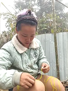 liu-liusexy online show from 12/15/25, 01:54