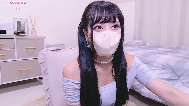 YURi luv online show from 09/15/25, 11:43