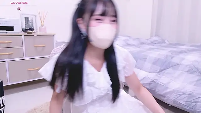 YURi luv online show from 09/19/25, 06:48