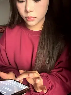 Snapshot of SarahBeii chatting on 01/07/26, 04:15 SarahBeii online show from 01/07/26, 04:15