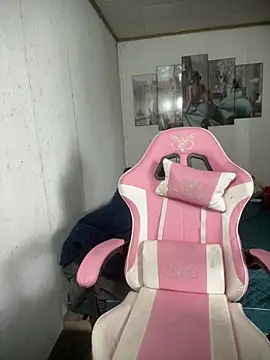 Snapshot of SarahBeii chatting on 04/02/26, 03:37 SarahBeii online show from 04/02/26, 03:37