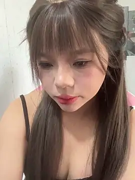 Snapshot of SarahBeii chatting on 04/04/26, 03:16 SarahBeii online show from 04/04/26, 03:16