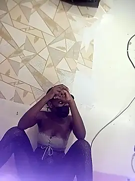 Snapshot of FeliciaZ chatting on 12/13/25, 08:04 FeliciaZ online show from 12/13/25, 08:04