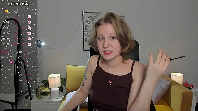 Hailey Foxy online show from 09/26/25, 08:51