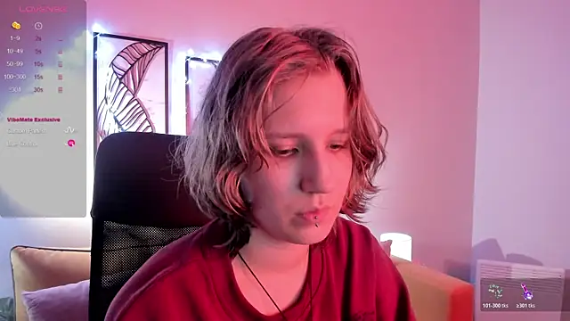 Hailey Foxy online show from 10/27/25, 09:13