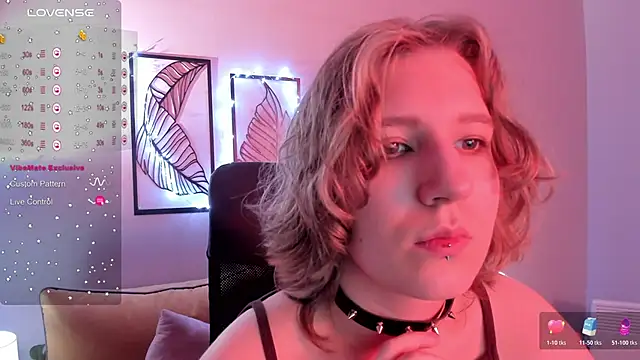 Hailey Foxy online show from 10/30/25, 09:00