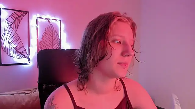 Hailey Foxy online show from 11/16/25, 09:04