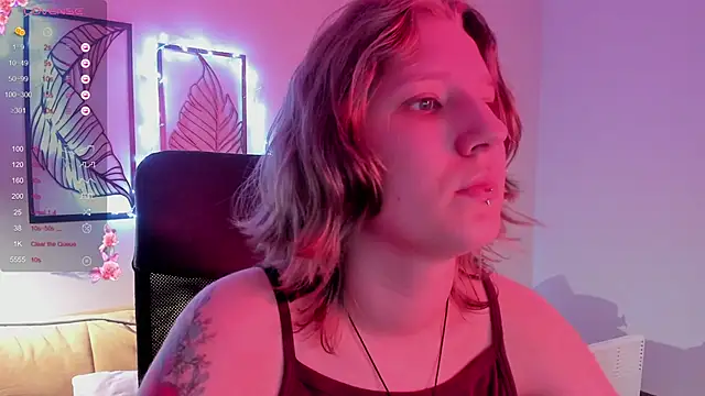 Hailey Foxy online show from 11/22/25, 09:19