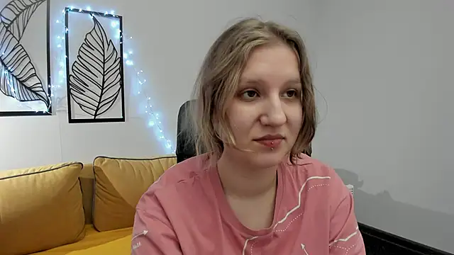 Snapshot of Hailey_Foxy chatting on 02/25/26, 12:15 Hailey Foxy online show from 02/25/26, 12:15