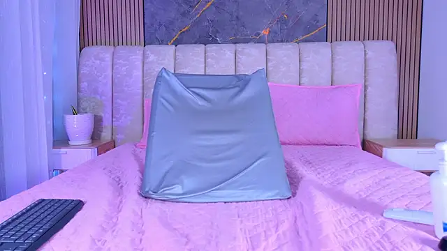 mia scot online show from 03/19/26, 12:20