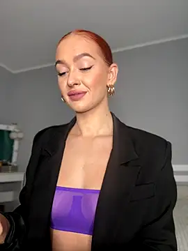 LittleFox    online show from 10/06/25, 07:06