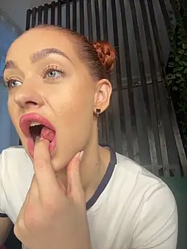 Snapshot of LittleFox___ chatting on 02/11/26, 06:18 LittleFox online show from 02/11/26, 06:18