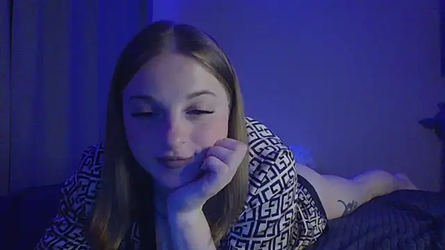 Snapshot of Star_Girlish chatting on 10/03/25, 08:17 Star Girlish online show from 10/03/25, 08:17