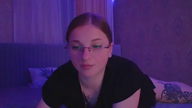 Snapshot of Star_Girlish chatting on 11/12/25, 09:36 Star Girlish online show from 11/12/25, 09:36