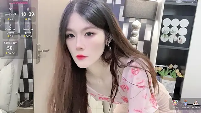 Yueyue-MM online show from 11/05/25, 12:21