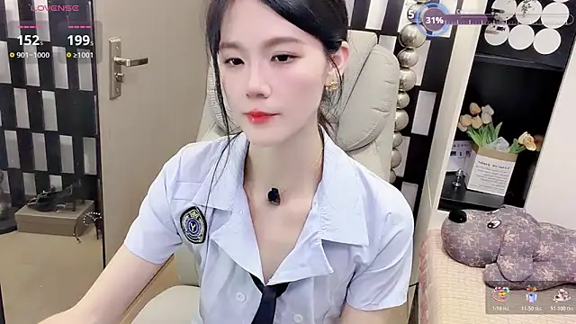 Snapshot of Yueyue-MM chatting on 05/06/26, 02:00 Yueyue-MM online show from 05/06/26, 02:00