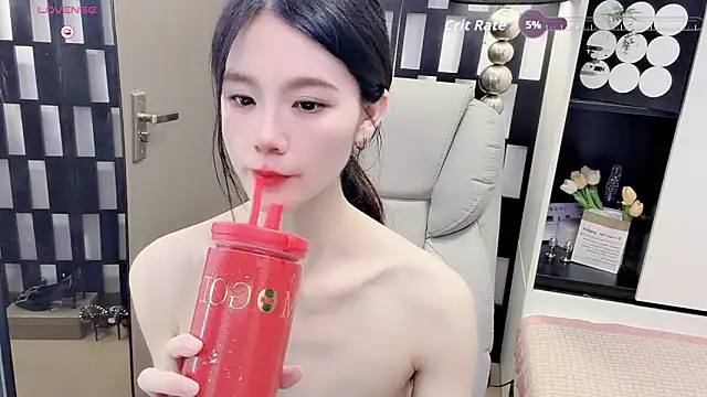 Snapshot of Yueyue-MM chatting on 05/18/26, 04:13 Yueyue-MM online show from 05/18/26, 04:13