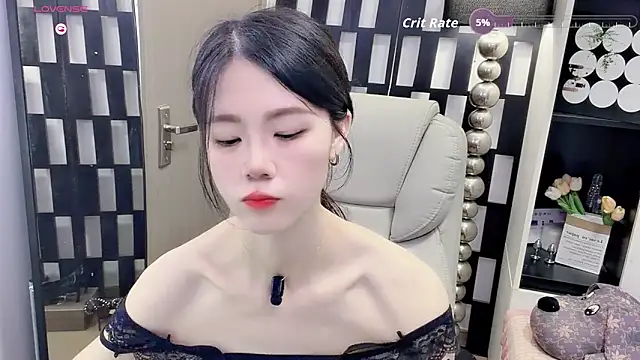 Snapshot of Yueyue-MM chatting on 05/20/26, 02:07 Yueyue-MM online show from 05/20/26, 02:07