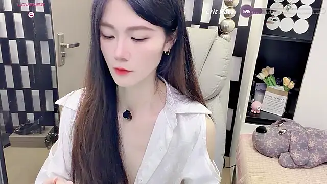 Snapshot of Yueyue-MM chatting on 05/28/26, 02:09 Yueyue-MM online show from 05/28/26, 02:09