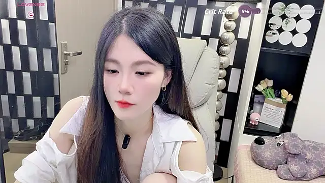 Snapshot of Yueyue-MM chatting on 05/28/26, 02:14 Yueyue-MM online show from 05/28/26, 02:14