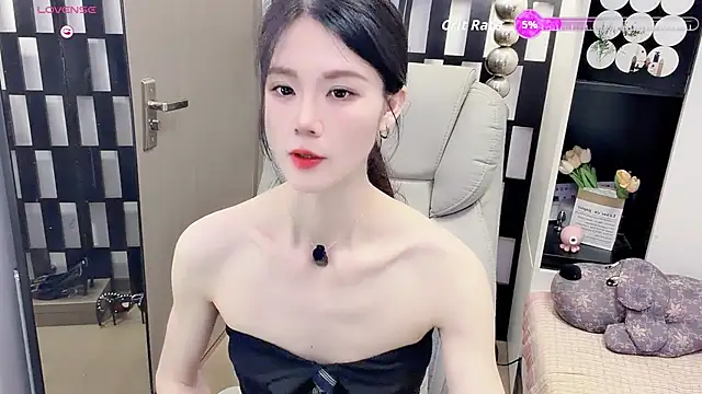 Snapshot of Yueyue-MM chatting on 06/05/26, 07:03 Yueyue-MM online show from 06/05/26, 07:03