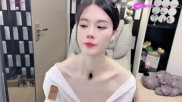Snapshot of Yueyue-MM chatting on 06/06/26, 12:10 Yueyue-MM online show from 06/06/26, 12:10