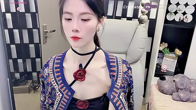 Snapshot of Yueyue-MM chatting on 06/07/26, 12:59 Yueyue-MM online show from 06/07/26, 12:59