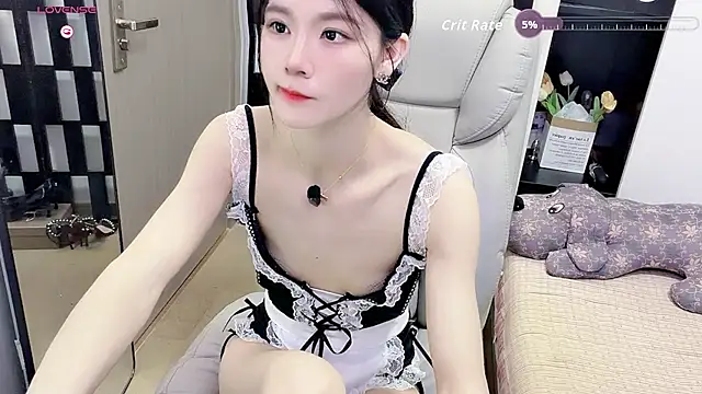 Snapshot of Yueyue-MM chatting on 07/23/26, 01:58 Yueyue-MM online show from 07/23/26, 01:58