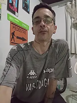 dinho carioca online show from 11/11/25, 03:06