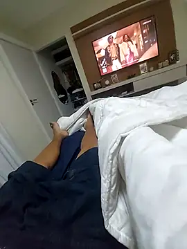 andrerj22 online show from 10/20/25, 04:18