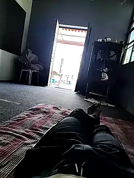 Snapshot of HIIMSINGLEBOY chatting on 10/29/25, 06:37 HIIMSINGLEBOY online show from 10/29/25, 06:37