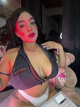 Snapshot of Danna_222 chatting on 01/19/26, 05:22 Danna 222 online show from 01/19/26, 05:22