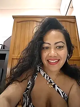 Snapshot of Lindarossyta chatting on 06/13/26, 04:27 Lindarossyta online show from 06/13/26, 04:27