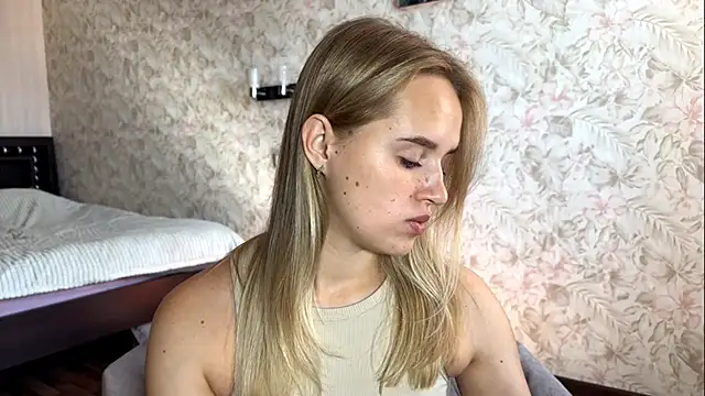 ElisabetLorney online show from 09/09/25, 07:41